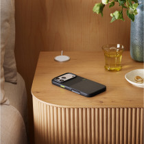 Чехол Beats iPhone 17 Pro Max Rugged Case with MagSafe and Camera Control Everest Black (MGJ84)